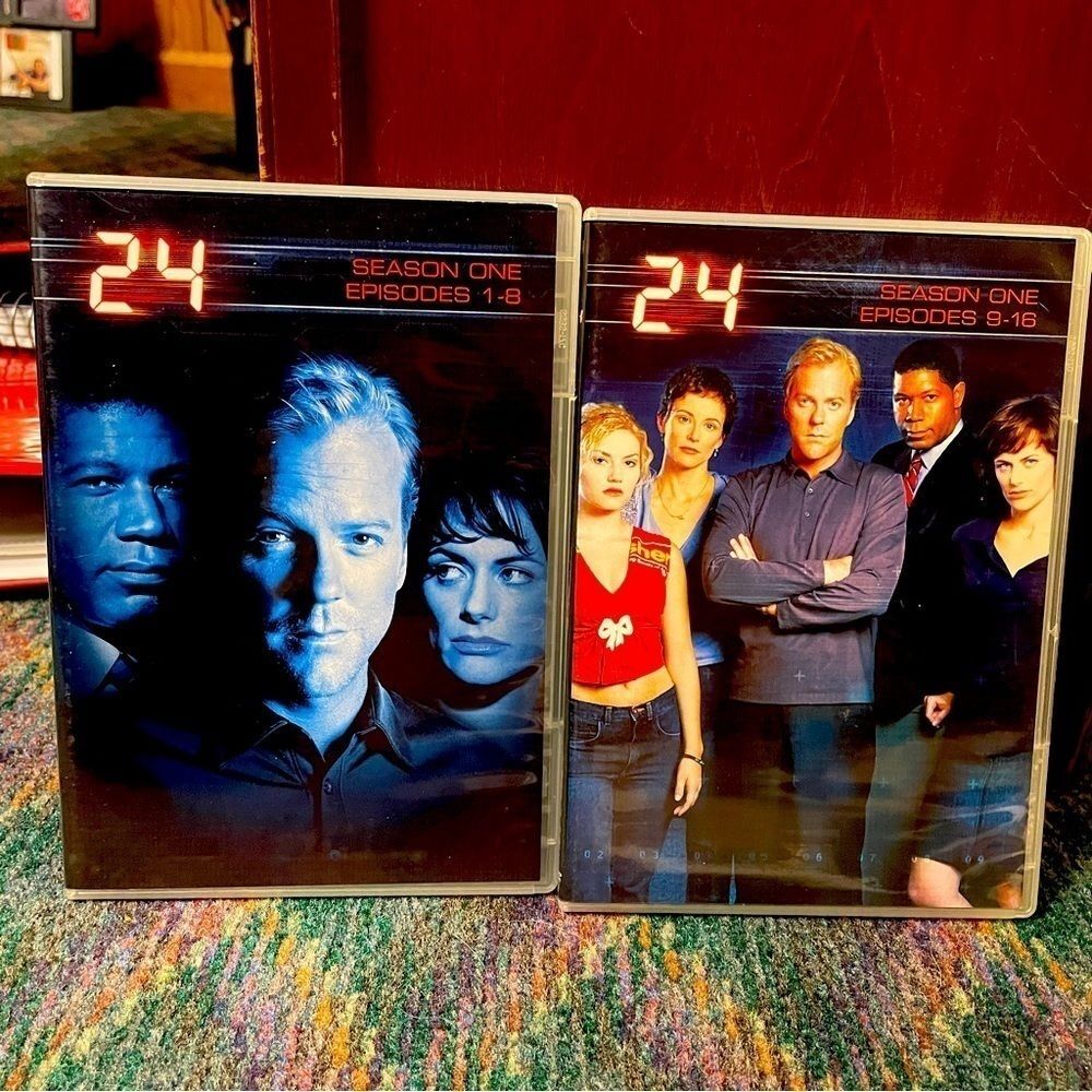 24 Season 1 Episodes 1-16 in original cases on DVD like new, collector items